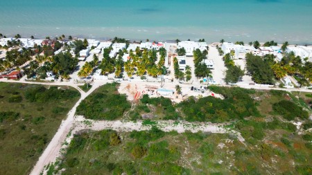 Terreno en venta en Chicxulub Puerto Merida Soletta en la costa yucateca